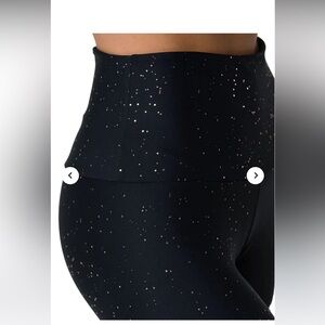Women’s Onzie black/gold dust hot yoga high rise legging M/L new w/o tags
